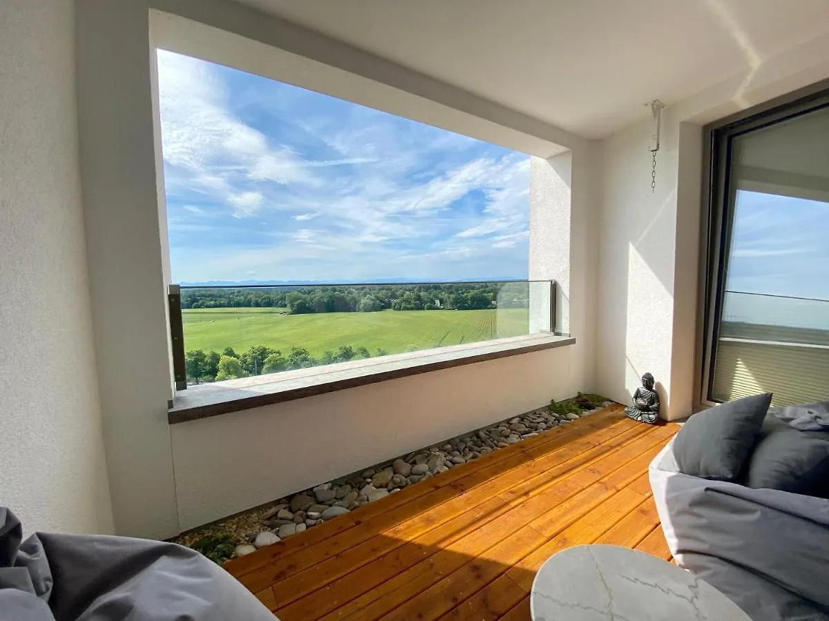منزل للإقامة Alpen-Panorama Suite - Einzigartige Privatsuite Hoch Ueber Muenchen, 12Tes Og, Alpenblick, Loggia, Whirlpool, 15 Minuten Zum Zentrum, Ruhe Und Erholung In Der Stadt Muenchen Fuer Privat Und Geschaeftlich Reisende